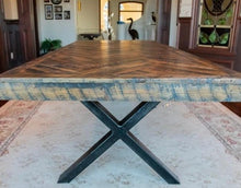 Charger l&#39;image dans la galerie, Table, table artisanale, ébénisterie, création, local, bois de grange, bois centenaire, écologique, environnement, artisanat, artisan

